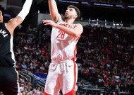 九州体育平台-艾因特拉赫特球员全力备战下一场比赛，决心取得胜利的简单介绍