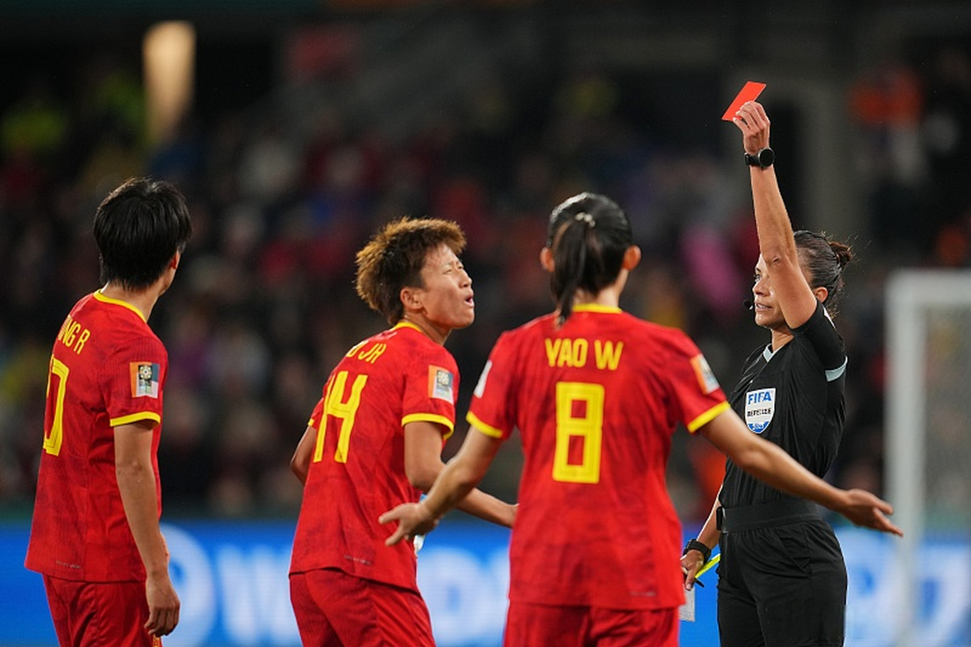 中国女足备战矢志不渝,冲击国际赛场 中国女足备战矢志不渝,冲击国际赛场