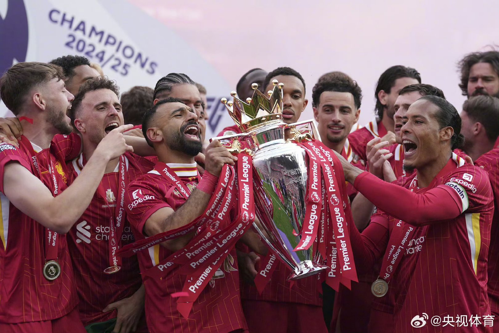 欧预赛大战再度打响!各队势均力敌 欧预赛大战再度打响!各队势均力敌