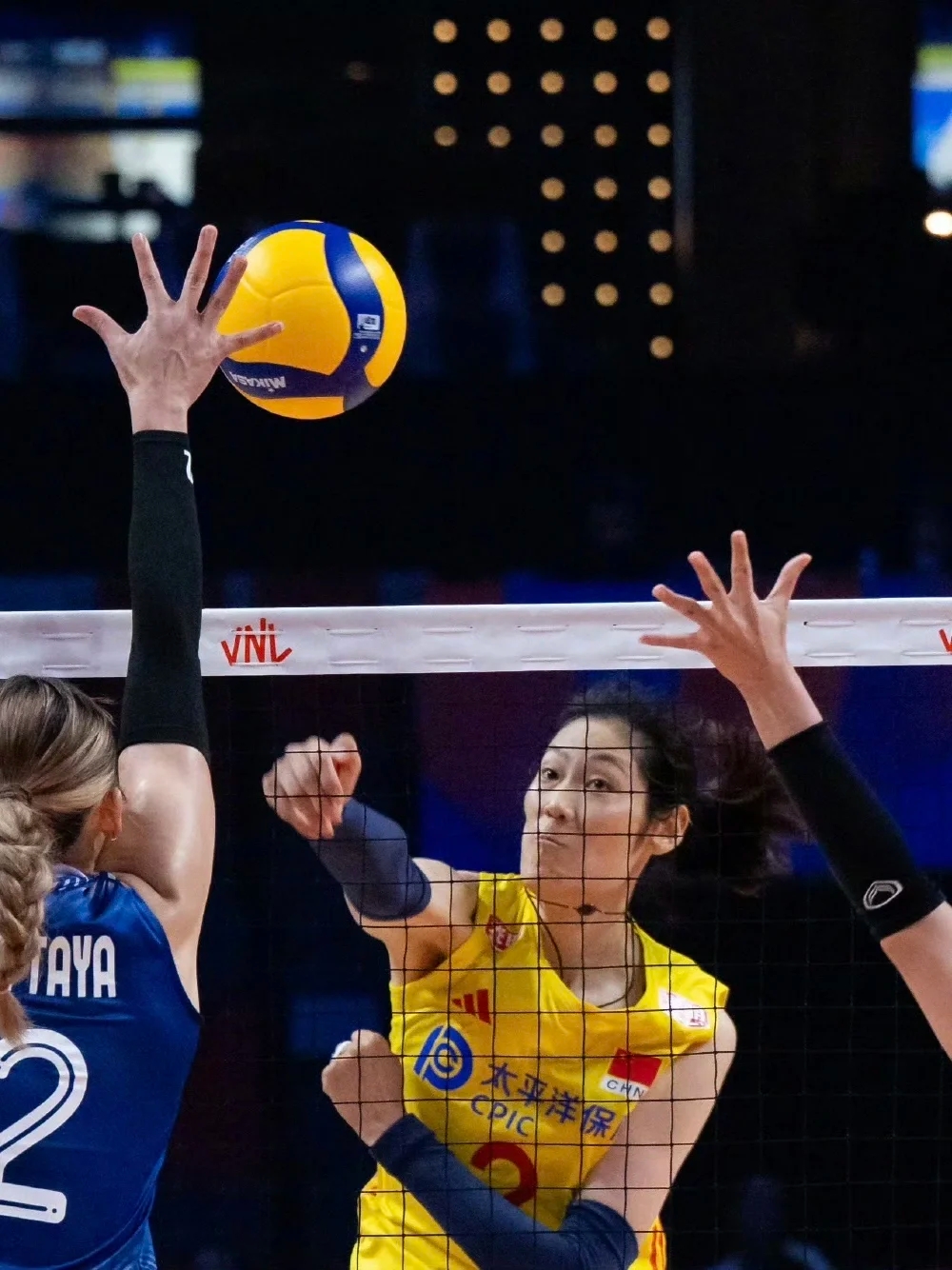 科隆遭遇挑战之际，艰难赢得比赛稳住阵脚的简单介绍